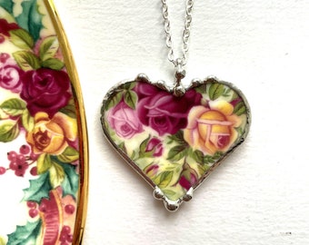 Fabulous Old Country Roses Heart Pendant, Broken China Jewelry, Pendant Necklace, porcelain, OCR, Dishfunctional Designs