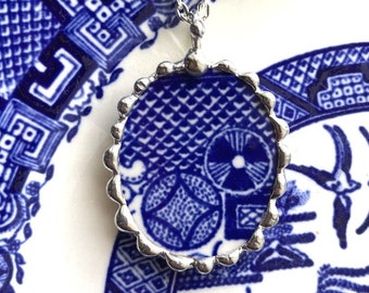Blue Willow Jewelry, Broken china jewelry, Blue Willow china pendant necklace, willow ware recycled china Dishfunctional Designs
