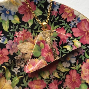 Kintsugi Jewelry, gold mended, broken china jewelry, china pendant necklace with chain, Winton Florence chintz, Dishfunctional Designs