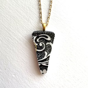 BROKEN CHINA JEWELRY - china shard pendant necklace antique china shard pendant black & white English transferware - Dishfunctional Designs