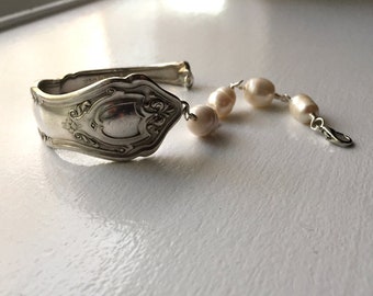 Classic and beautiful, vintage silver spoon bracelet with baroque pearls, handcrafted and ecofriendly, Dishfunctional Designs