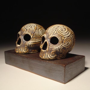 Spiral Skull Set With Stoneware Podium
