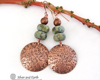 Pendientes de cobre con piedras turquesas africanas, joyería de metal de cobre forjado a mano, pendientes bohemios terrosos rústicos, regalo de aniversario de cobre