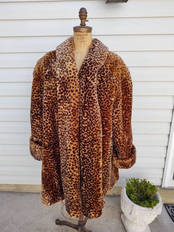 Leopard Faux Fur Coat / Size Two XL