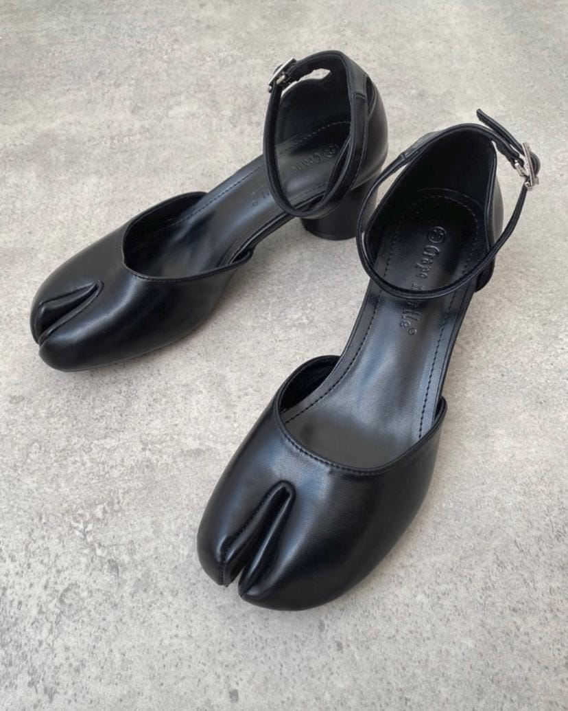 Tabi Heel Pumps – Elegant and Bold Shoes | Split Toe Design | Trendy and Comfortable