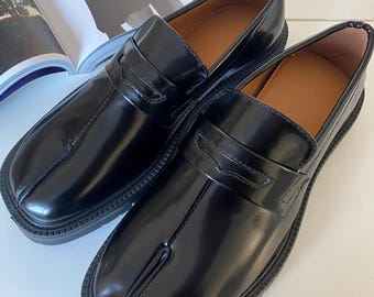 Tabi Loafers – Elegant and Bold Shoes | Modern and Comfortable Style | Trendy Split Toe