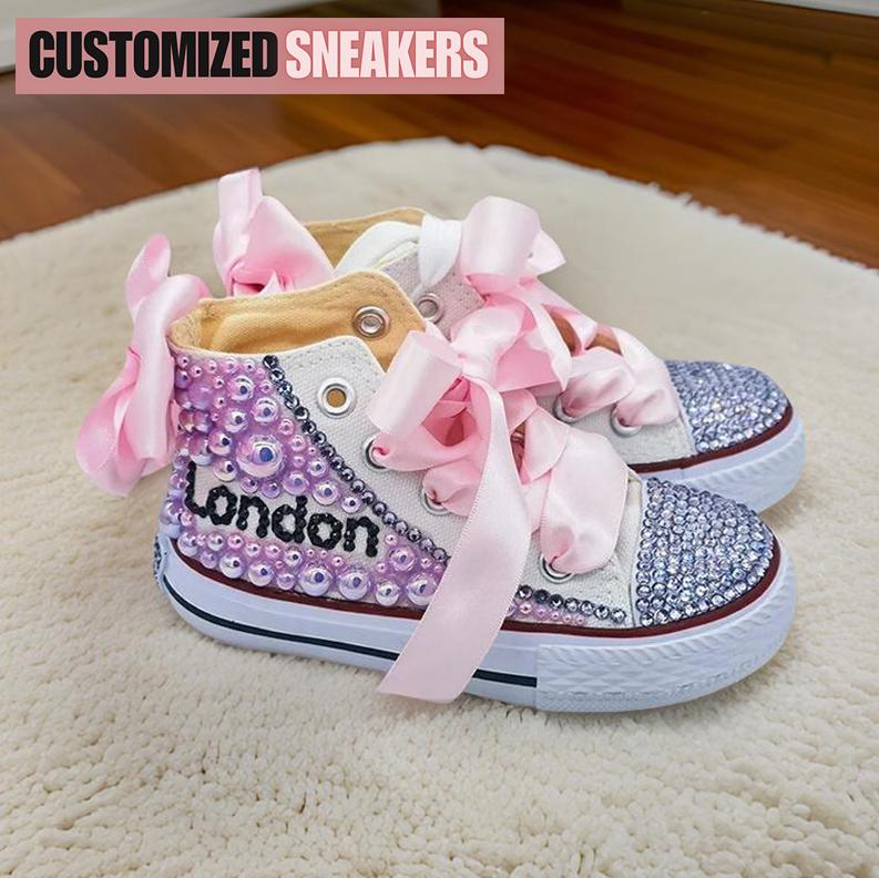 Op maat gemaakte canvas schoenen, canvas sneakers, verjaardagsfeestje communieschoenen, gepersonaliseerd met naam, met de hand versierd met parels en kristallen