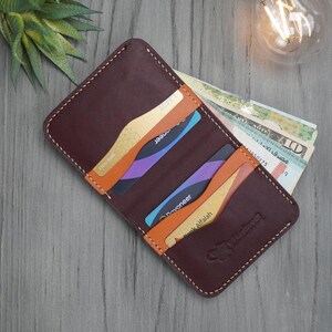 Cartera plegable de piel auténtica de grano completo hecha a mano para hombre, fina y natural, color burdeos con tostado