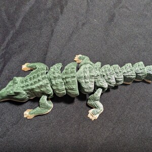 Ledad flexibel nyckelring med alligator/krokodil. Dags att bli köttätare. alligator, krokodil, moderna dinosaurier. Utforska hela vårt Littles-sortiment. bild 4