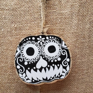 Pumpkin jack O Lantern wooden hanger small, heart nose