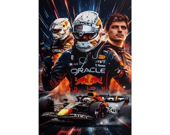以下が含まれることがあります： F1レーシングカーと、レーシングスーツとヘルメットを着用した3人のドライバーが描かれたポスター。ポスターは赤とオレンジを基調としたダイナミックなデザインで、レッドブルのロゴが見える。