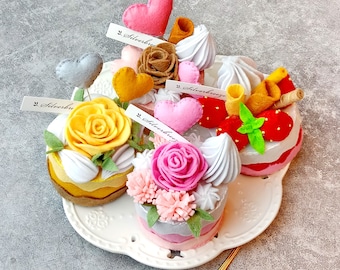 Felt flower cake | felt cake | pretend food, |fiber arts | birthday cake | toy food | Cake-009