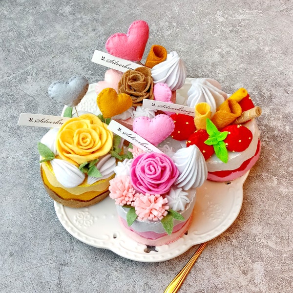 Torta di fiori di feltro / torta di feltro / fingere cibo, / arti delle fibre / torta di compleanno / cibo giocattolo / Torta-009