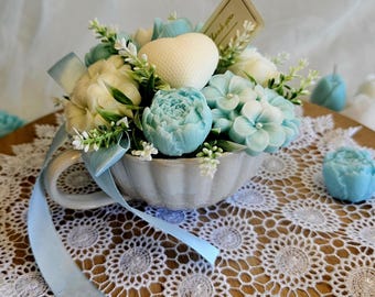 Personalised Candle Bouquet in an Elegant 250ml Tea Cup - 100% Soy Wax, White and Mint Wax Melt Mix.