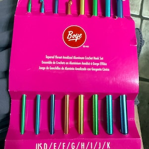 Set di uncinetti Boye US D E F G H I J K 8 uncinetti con gola conica in alluminio anodizzato