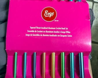 Juego de ganchos de ganchillo de aluminio Boye, garganta cónica (tamaños D-K). Aluminio, muy difícil de encontrar, ya no se fabrica.