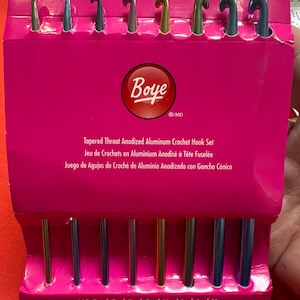Boye crochet hook set us d e f g h I j k 8 crochet hooks tapered throat anodized aluminum set