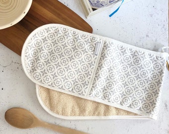 Meryam Fabric Double Oven Glove, Pot Holder in a neutral grey pattern cotton, kitchenware, made in the UK