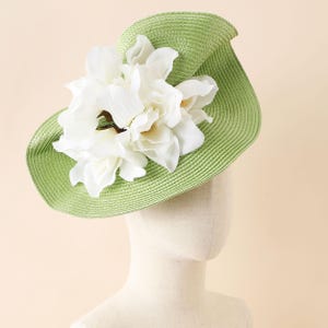 Floral Fascinator Hat: Elegant Derby & Tea Party Headpiece