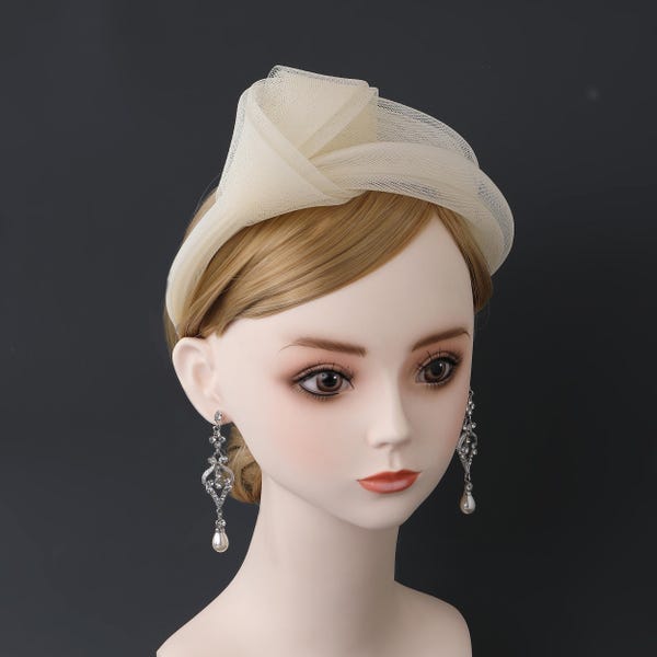 Minimalistisk knut-tyllfascinator – Elegant 1950-tals vintage-hårband för tebjudningar, Kentucky Derby och bröllop