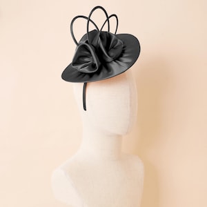 Fascinator Hats for Women – Kentucky Derby Tea Party Flower Headband Flat Hat for Church, Cocktail & Wedding