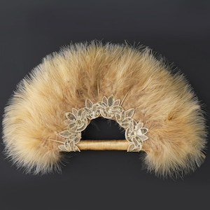 FLUFFY VINTAGE IVORY  COLOR MARABOU FEATHER TAM WITH STRETCH FABRIC HEADBAND Ivory Vintage Inspired Marabou Feather Bridal Stole Wrap main image 4