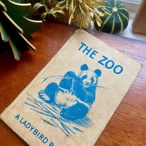 Vintage Children’s Book : The Zoo, A Lady Bird Book, Animals, Coloured Illustrations