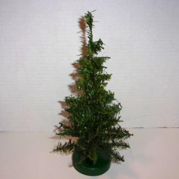 Artificial Tree with Plastic Base/ Green Color*/ Holiday Decor/ Supplies*
