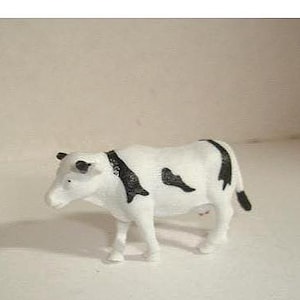Miniature Hard Plastic Cow/ Plastic / Minis/Supplies*