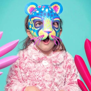 Maschera di Alebrije Jaguar in carta stampabile: divertenti disegni di maschere di animali + modelli da colorare in bianco e nero. Stampa e realizza con Happythought.