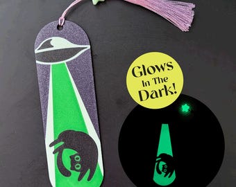 Alien Cat Bookmark – Glow in the Dark UFO