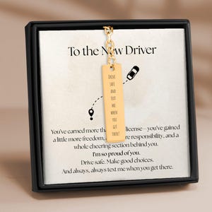 Nieuwe chauffeur sleutelhanger cadeau, begaafde nieuwe chauffeur, mijlpaal eerste licentie, Drive Safe Reminder-sleutelhanger, cadeau voor tiener of afgestudeerde