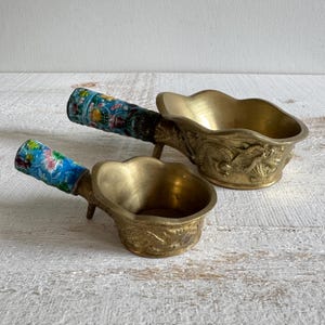 Vintage Chinese Silk Irons with Enamel Handles - Vintage Floral Design - Pan Iron - Coal Iron Set of Two - Made in China