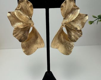 Stunning Zara Gold Leaf Statement Earrings Textured Botanical Design NWOT
