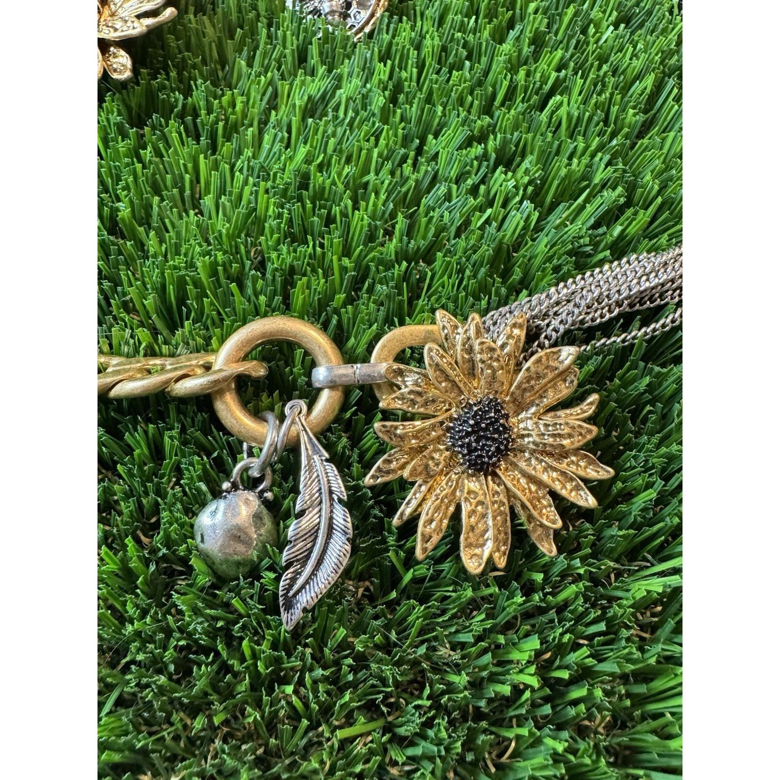 ZARA Gold Tone Chain Belt Sunflower Charms Coin Feather  display picture 2