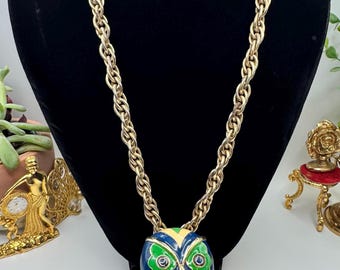 Colgante Eisenberg VTG de 4" con forma de búho de esmalte verde, años 70, cadena de eslabones dorada