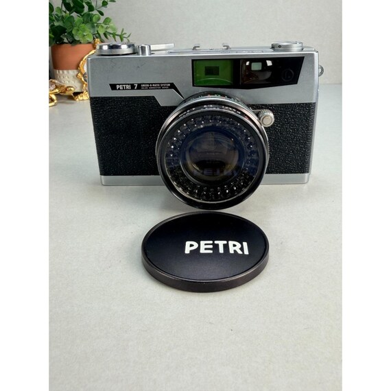 Vintage Petri 7 Green-O-Matic 35mm Rangefinder Camera Petri 45mm f/1.8 Lens