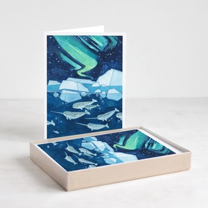 Conjunto de cartões de Natal com luzes do norte de Narwhals e cartões em branco