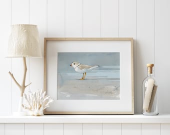Arte de praia com impressão de tarambola-de-colar, decoração costeira, arte de parede para praia