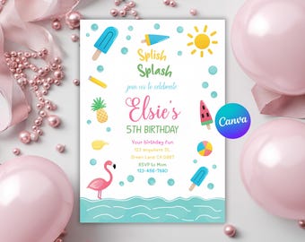 Op de afbeelding: Een verjaardagsuitnodiging met een zomerthema. De uitnodiging bevat de tekst "Splish Splash" en "Elsie's 5th Birthday". Het ontwerp bevat illustraties van een flamingo, ijsjes, een watermeloen en een zon. Roze ballonnen en parels omringen de uitnodiging.
