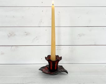 Świecznik Evangeline Pottery w kształcie kwiatu żonkila