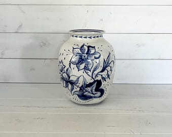 Vintage blå och vit blomvas