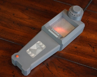 The Last of Us FEDRA Infection Scanner Replica: Wireless Phone Charger, TLOU Prop