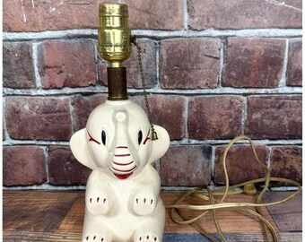 Vintage Totline Ceramic Elephant table Lamp  1940's-1950's Working! Pull Chain