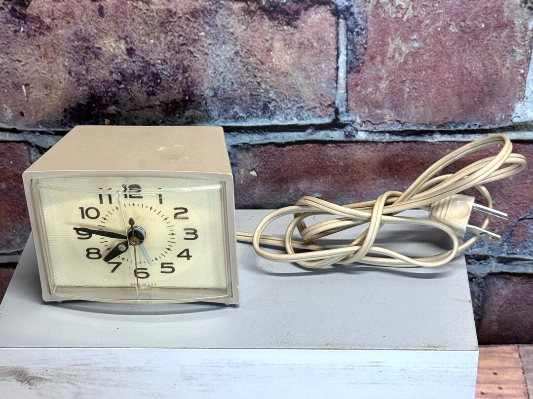 Vintage GE General Electric Analog Alarm Clock Tan Taupe Model 7299K ...