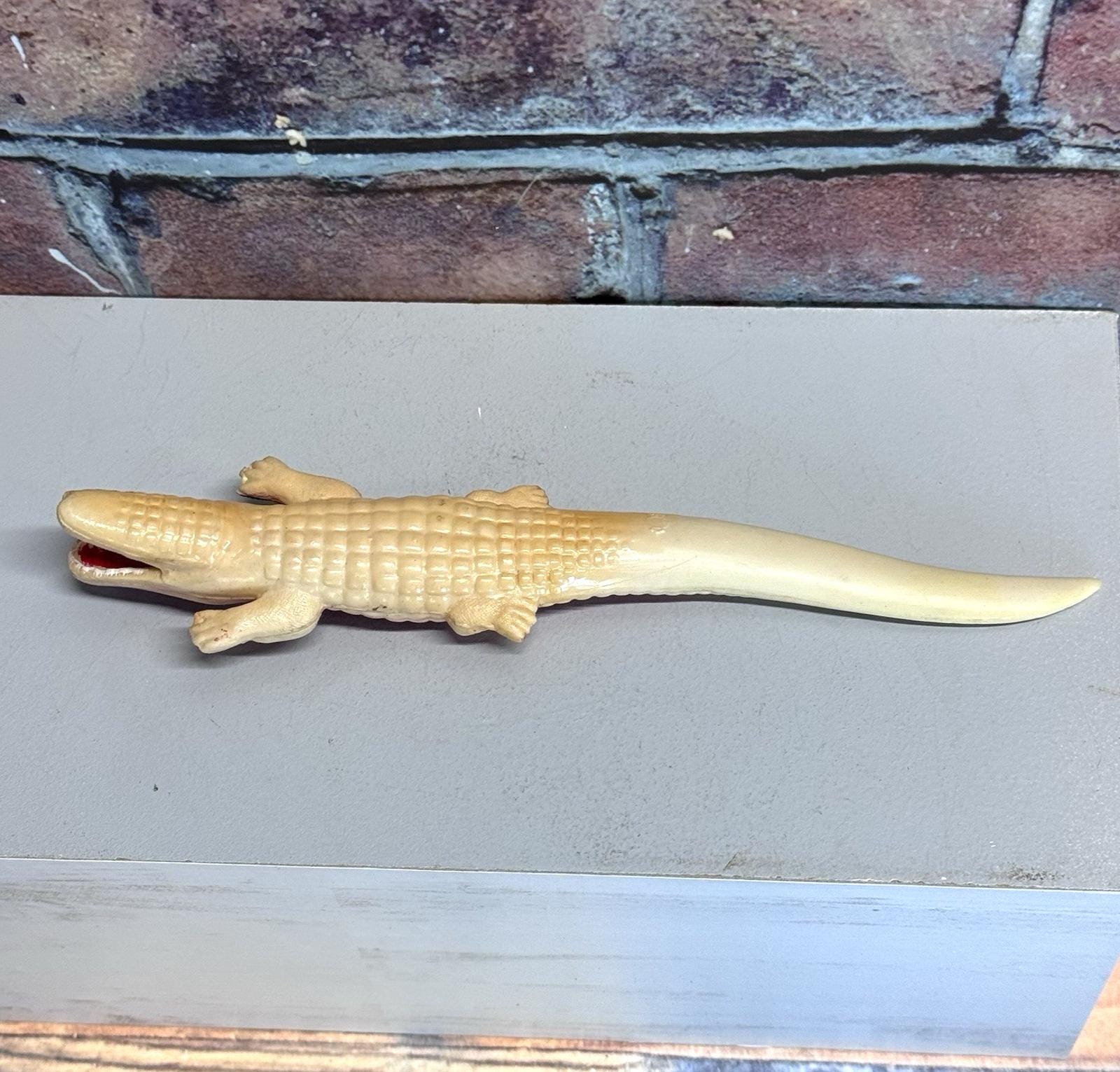 Vtg 1930s Celluloid Alligator Eating Man Pencil Holder Letter