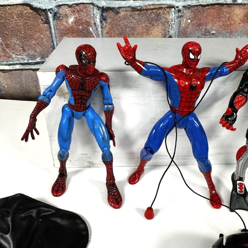 1990's Toy Biz Spider-Man Animated Action Figure Lot of 3 Web Racer Sea Diver image 3