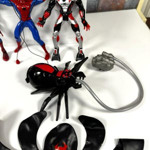 1990's Toy Biz Spider-Man Animated Action Figure Lot of 3 Web Racer Sea Diver image 7