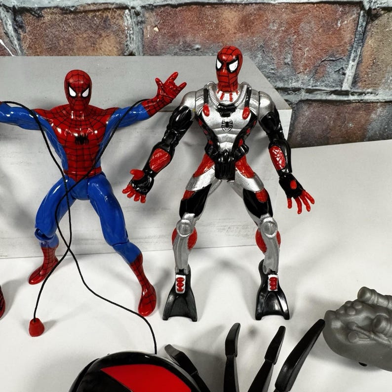 1990's Toy Biz Spider-Man Animated Action Figure Lot of 3 Web Racer Sea Diver image 4