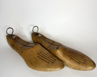 Bally Cedar Shoe Trees for Men display picture 3